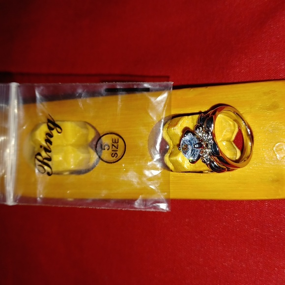 Women's Wedding/Engagement Ring - Picture 6 of 8